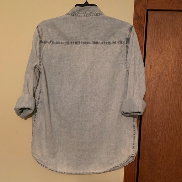 Button down - Picture 2 of 2